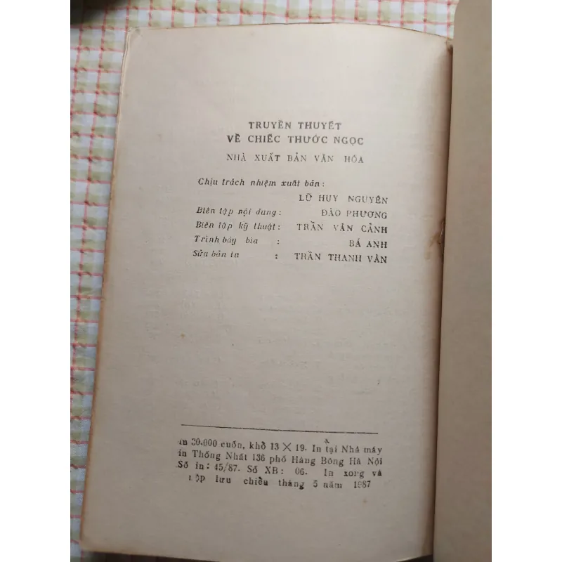 TRUYỀN THUYẾT CHIẾC THƯỚC NGỌC • Sách Bao Cấp 753162