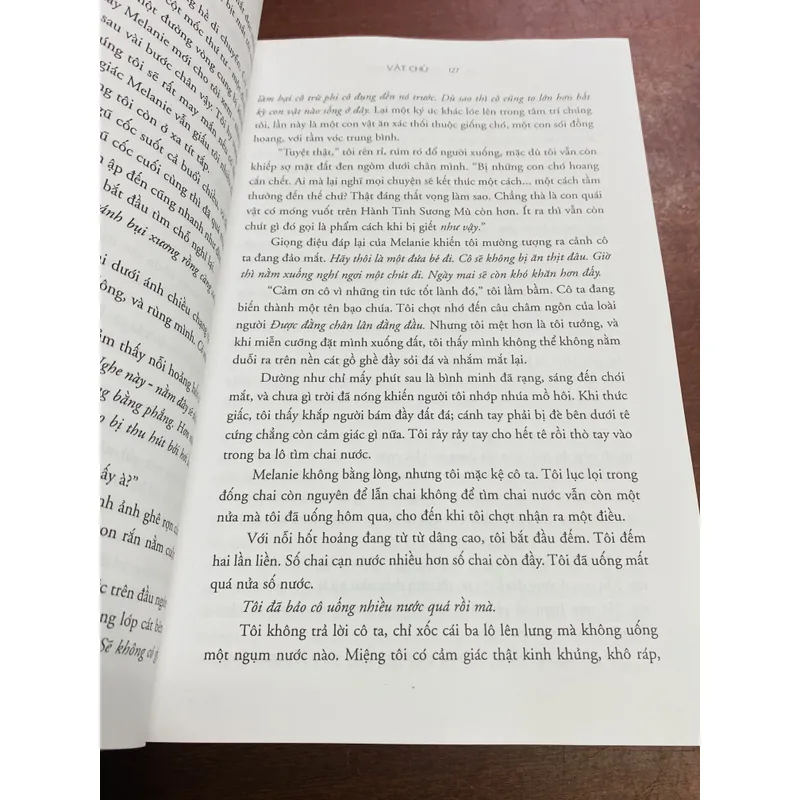 VẬT CHỦ - STEPHENIE MEYER 604403