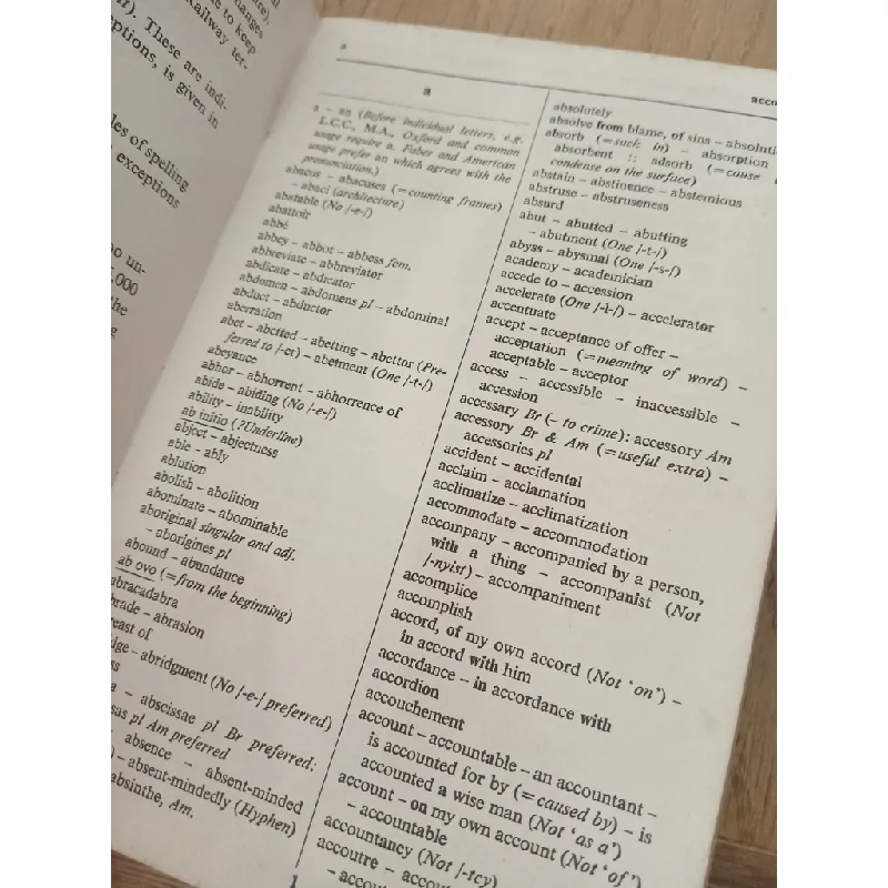 A dictionary of spelling: British & American - Michael West 560627