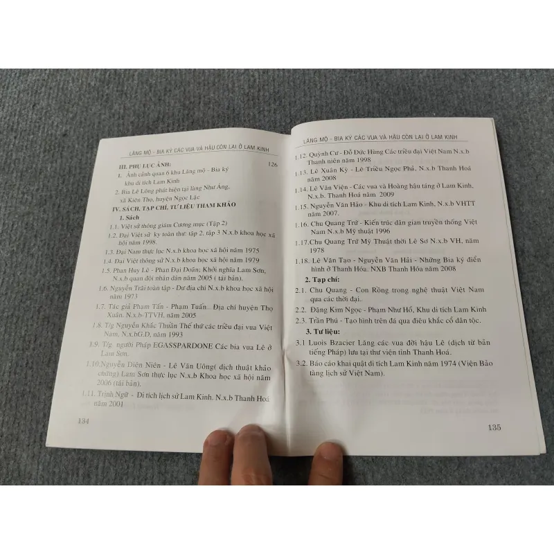 LĂNG MỘ - BIA KÝ CÁC VUA VÀ HẬU CÒN LẠI Ở LAM KINH 717923