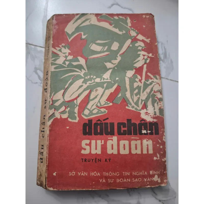 Dấu chân sư đoàn - (Nhiều tác giả) - Truyện ký 695122