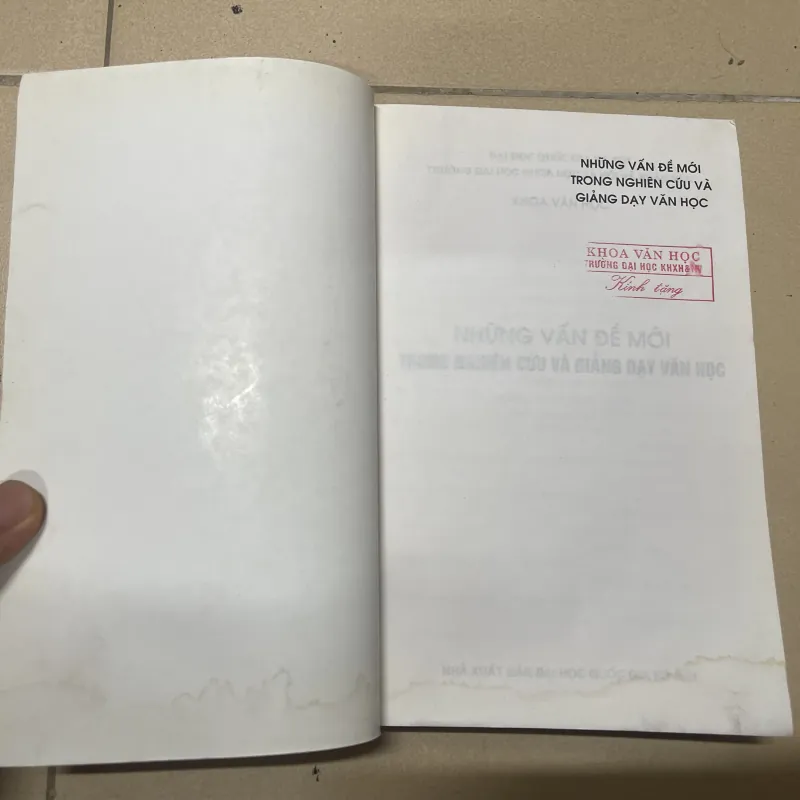 Những vấn đề mới trong nghiên cứu và giảng dạy văn học (c43) 974361