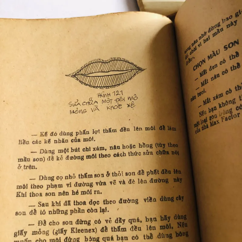 NGHỆ THUẬT TRANG ĐIỂM – Bà Tuyết Vinh 1974 718112