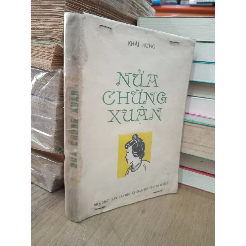 Nửa chừng Xuân - Khái Hưng 524081