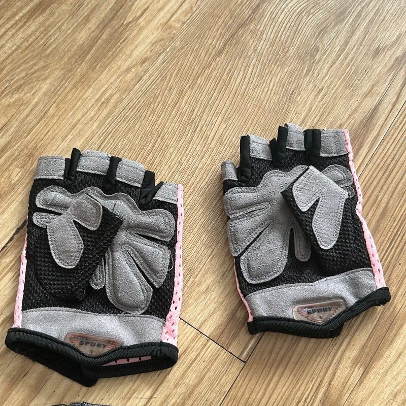 Găng tay và dây đeo thấm mồ hôi thể thao cho nữ size M 687863