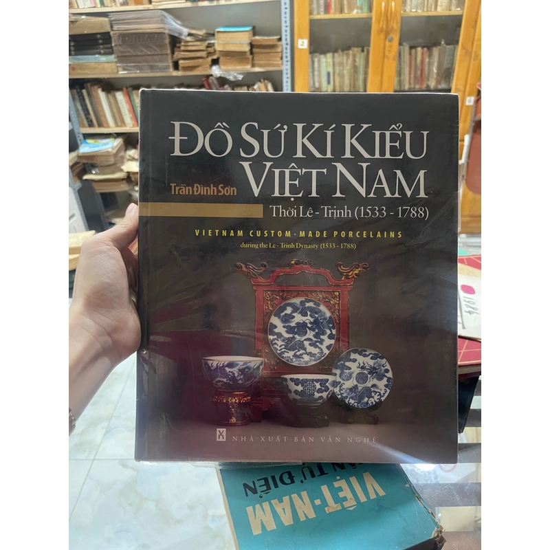 Đồ sứ kí kiểu Việt Nam thời Lê Trịnh ( 1533-1788) 360799