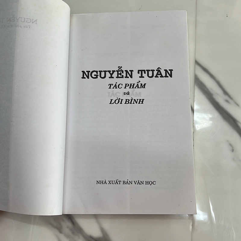 Nguyễn Tuân- tác phẩm và lời bình 505133
