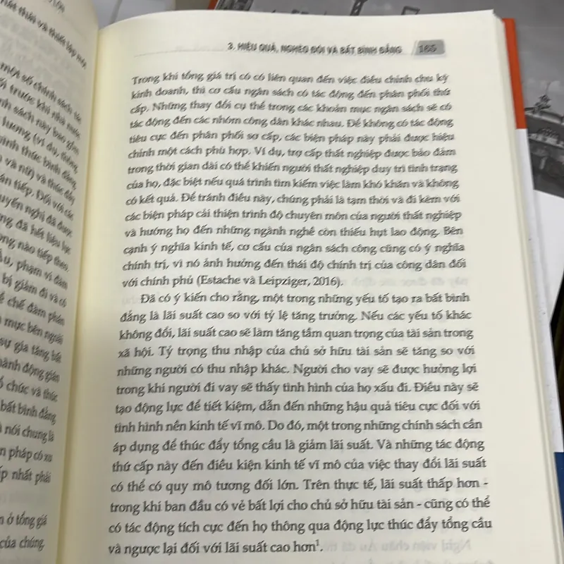 Chính Sách Kinh Tế Trong Thế Kỷ 20 996513