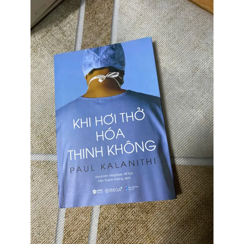 Sách Khi hơi thở hóa thinh không 976947