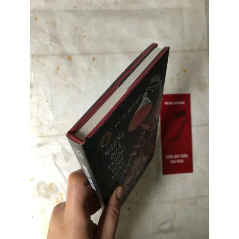 Những Quả Trứng Định Mệnh - Mikhail Bulgakov (bìa cứng giới hạn 666 bản) 759041