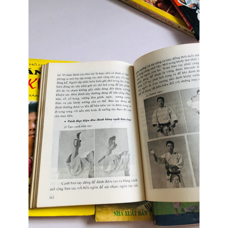 📚 SÁCH VỀ TAEKWONDO 542458