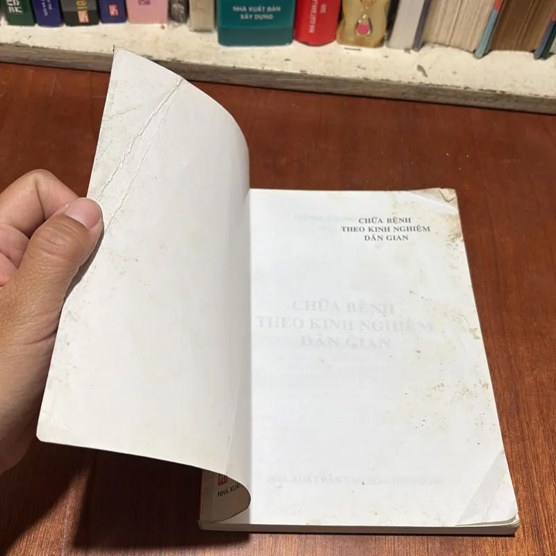 [Có Vết Dơ] - II Sức Khoẻ: Chữa Bệnh Theo Kinh Nghiệm Dân Gian - Vương Trung Hiếu - 2011 798986