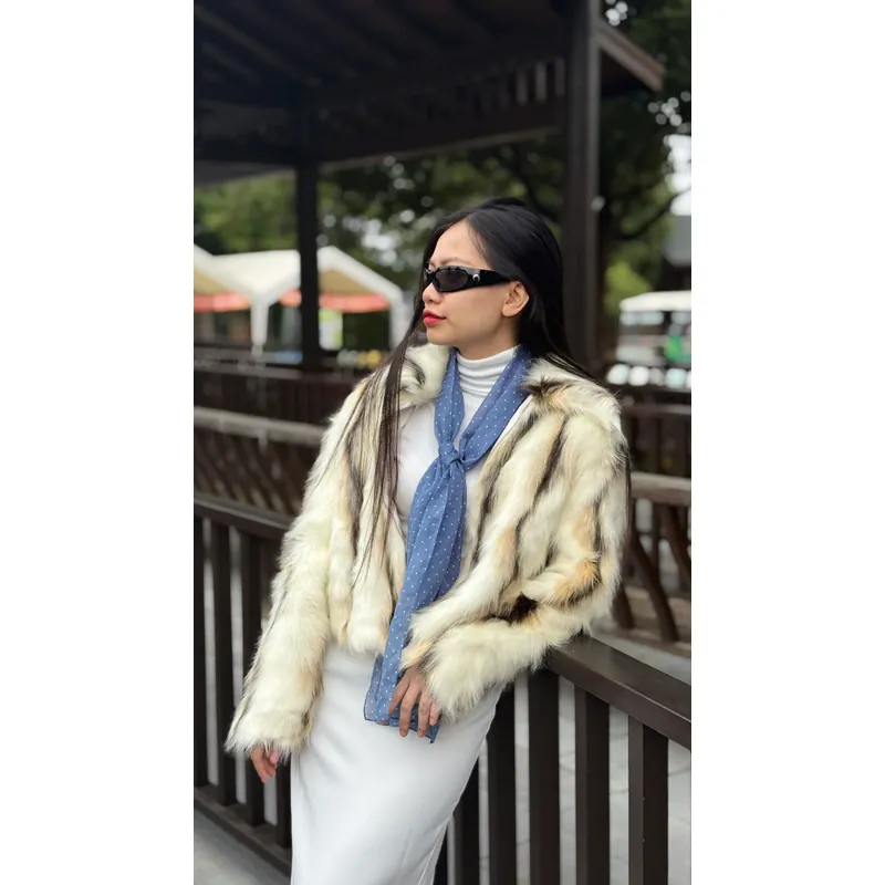 Áo khoác lông nữ trắng phối sang chảnh 673872