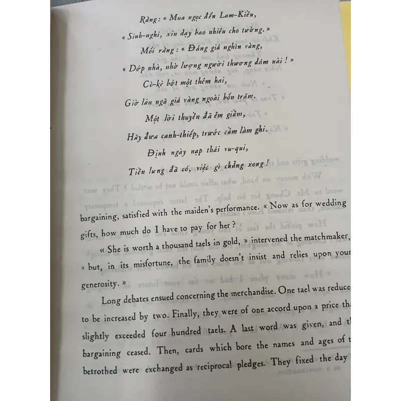 KIM VÂN KIỀU - BẢN DỊCH TIẾNG ANH CỦA LÊ XUÂN THỦY 719461