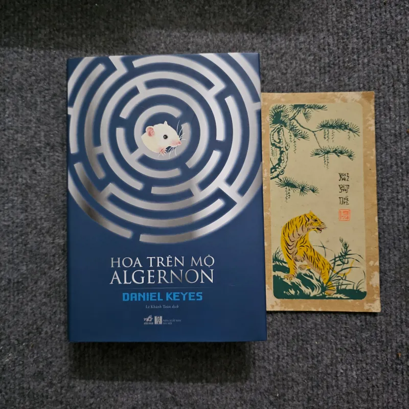 Hoa trên mộ Algernon - Keyes 748984