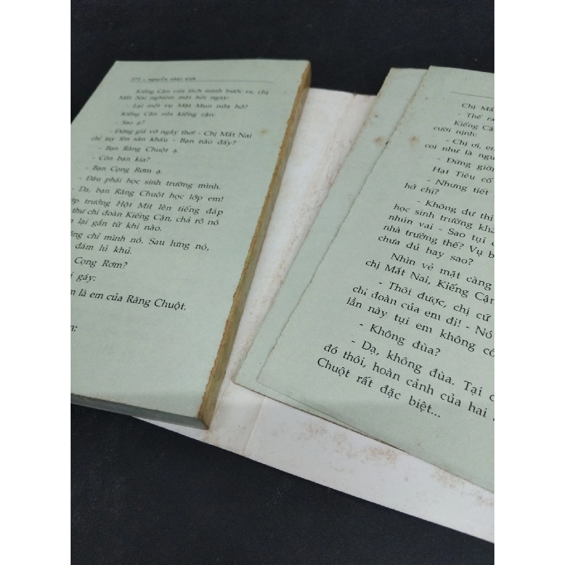 Ngôi trường mọi khi mới 70% bẩn bìa, ố, bung gáy, bung trang 2006 HCM1001 Nguyễn Nhật Ánh VĂN HỌC 918558