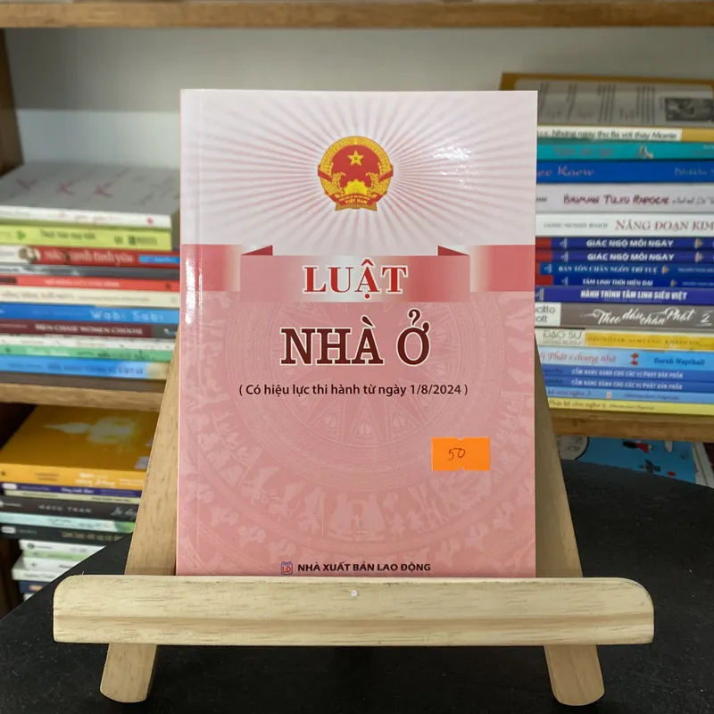 Sách Luật nhà ở mới nhất  718353