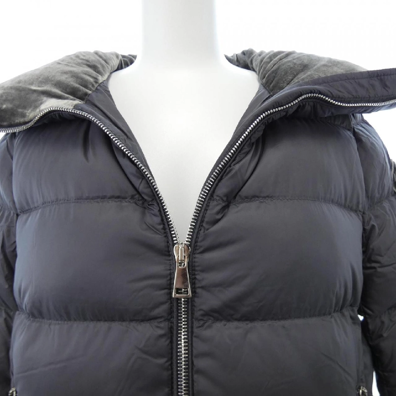 Áo khoác lông vũ MONCLER 641504