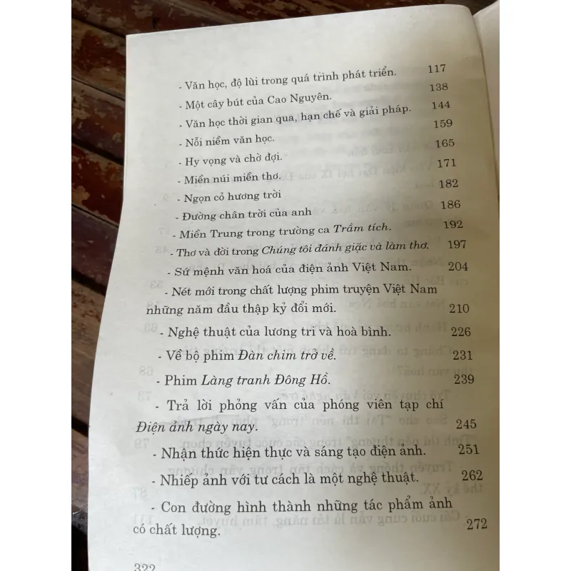 TRỊNH ĐÌNH KHÔI - BÚT KÝ VĂN NGHỆ -330 TRANG 624698