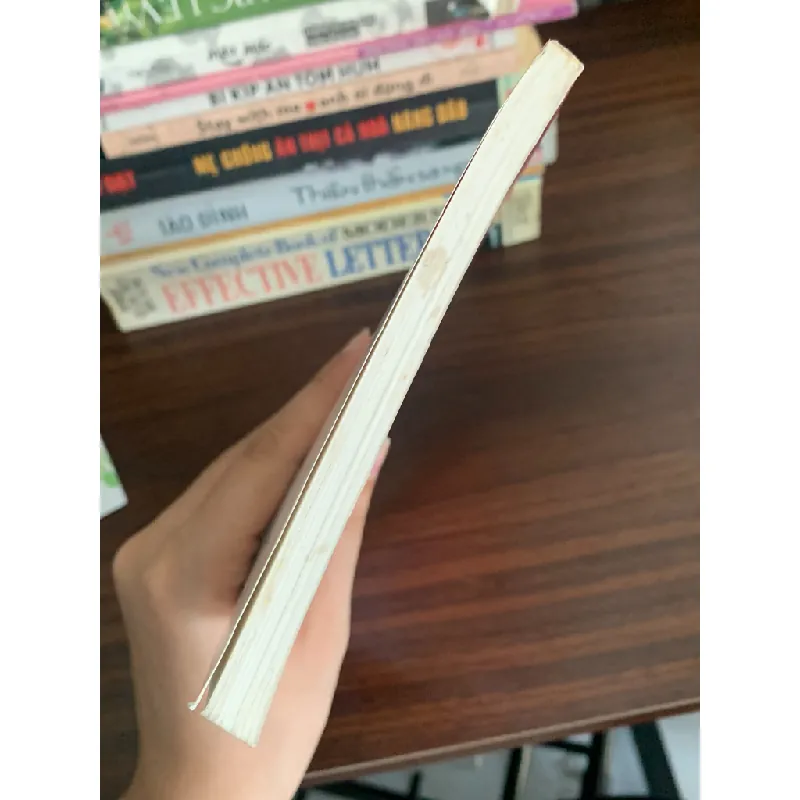 Truyện kể về các vương phi hoàng hậu nhà Nguyễn – Nhiều tác giả 558559