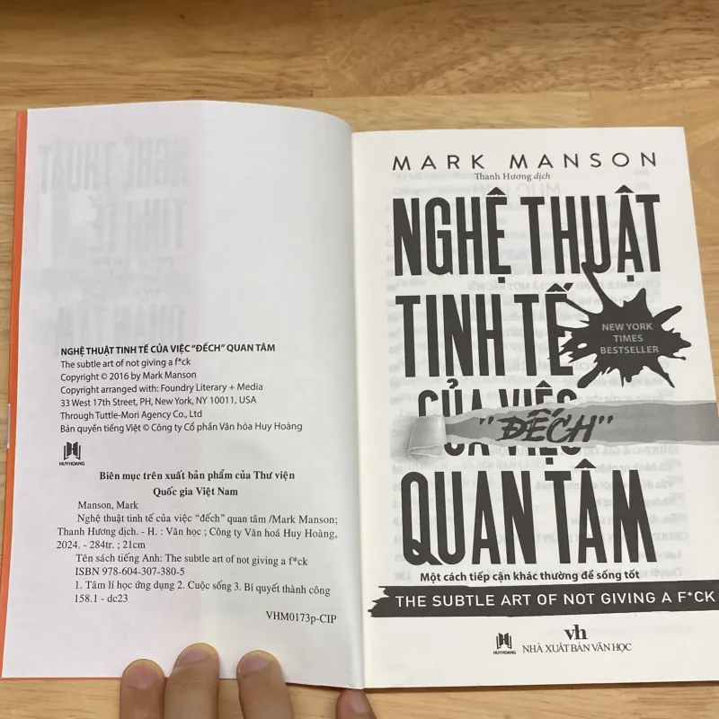 [New York Times Bestseller] NGHỆ THUẬT TINH TẾ CỦA VIỆC “ĐẾCH” QUAN TÂM - Mark Manson 1046736