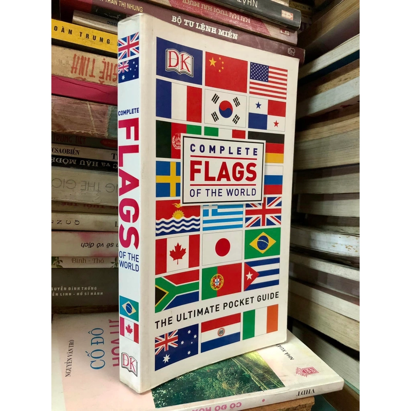 Sách Complete Flags of the world 306887