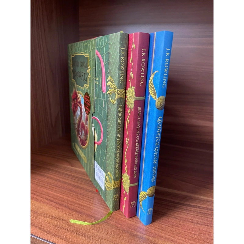 Box set Thư viện trường Hogwarts (Harry Potter ngoại truyện) -3 tập 529235