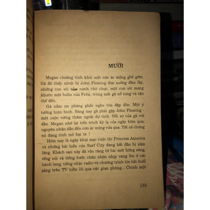 Ai là hoa hậu - Mort Weisinger 958688