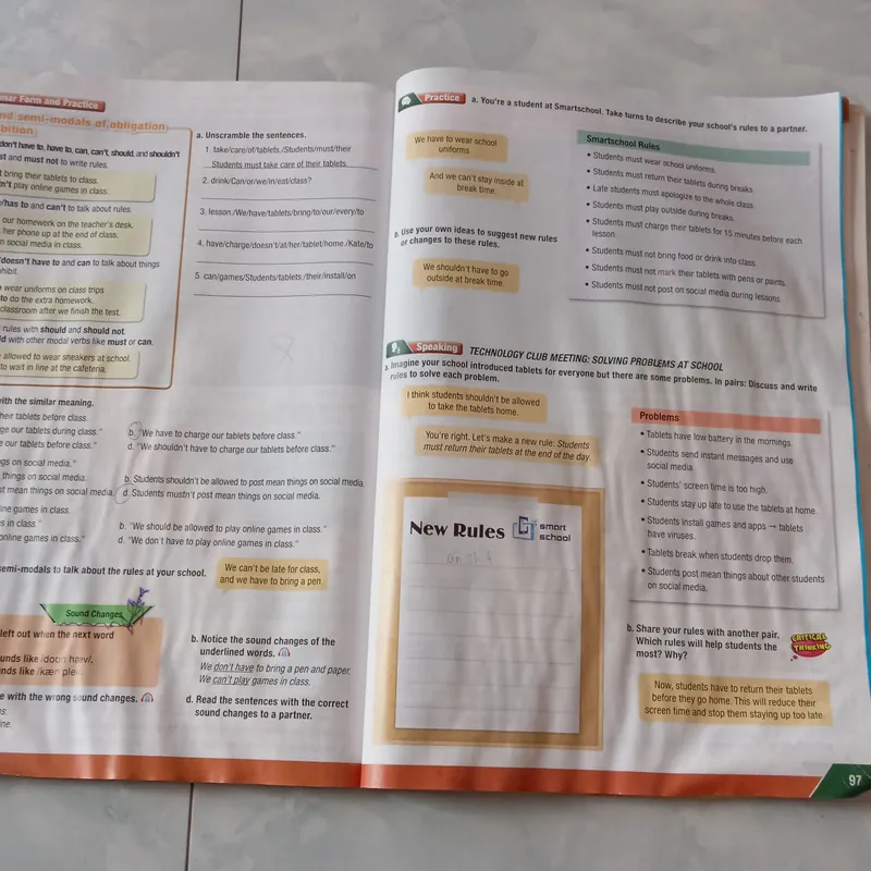 SGK Tiếng Anh Lớp 11 563436