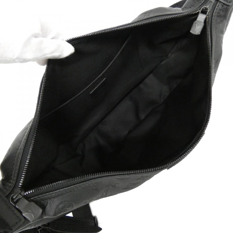 Túi xách hobo Monogram Shadow của Louis Vuitton M12850 611039