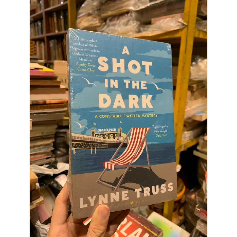 A SHOT IN THE DARK - Lynne Truss 253006