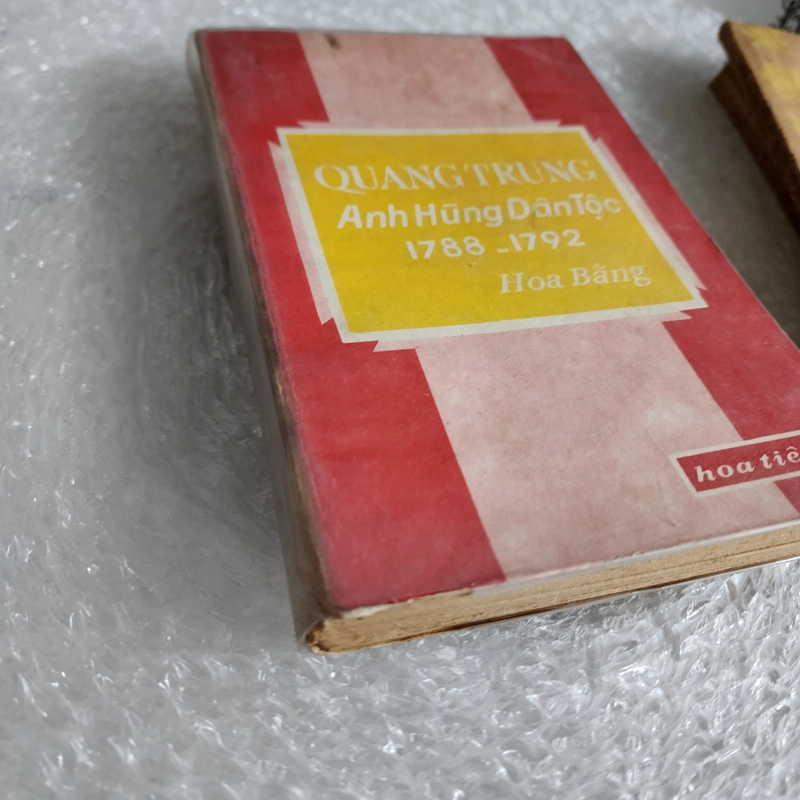Quang Trung anh hùng dân tộc 1788-1792 | Hoa Bằng | 1974 460441