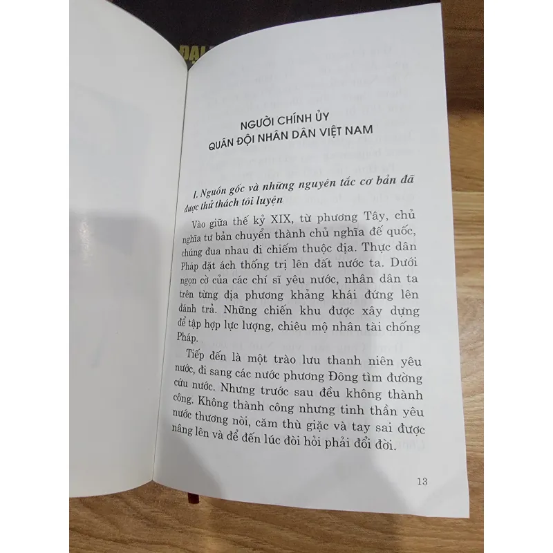 Người chính ủy 572759