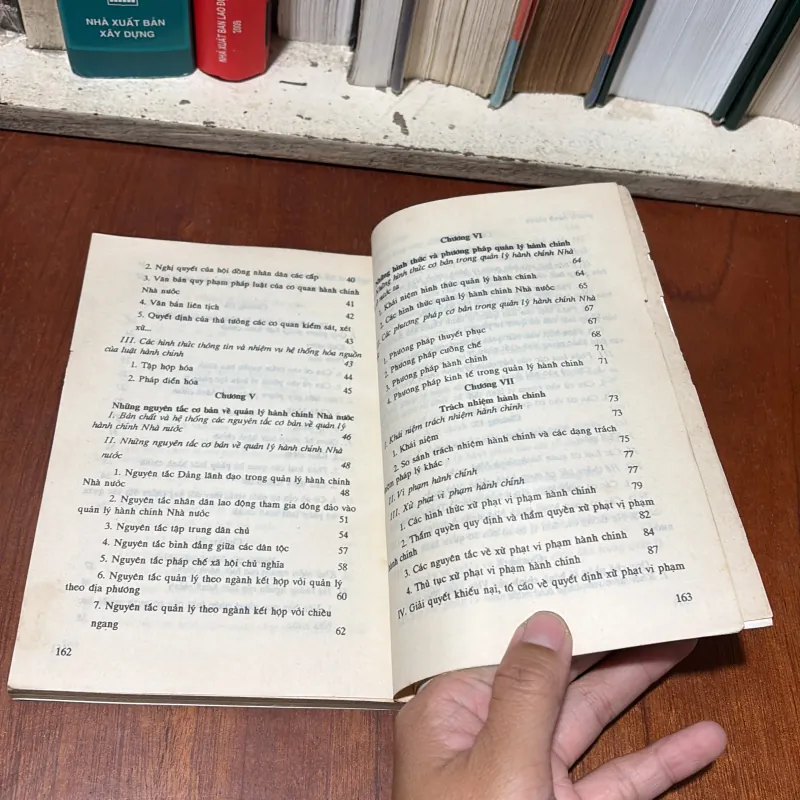 II Sách Luật: Luật Hành Chính Việt Nam (Tập Bài Giảng) - 1993 748253