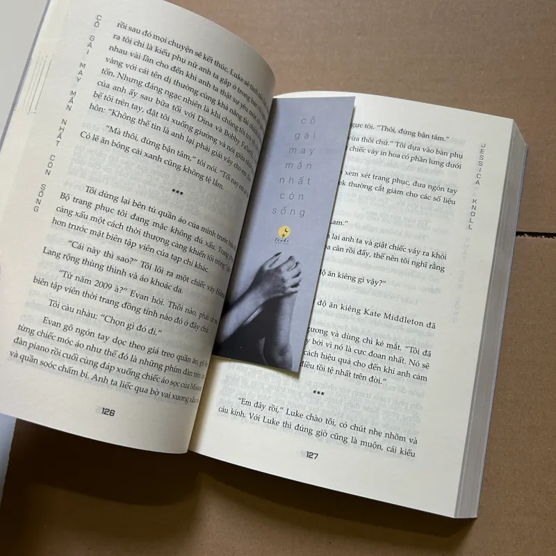 Cô gái may mắn nhất còn sống 957952