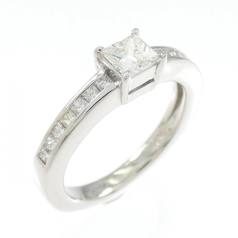 Nhẫn kim cương PT900 670376