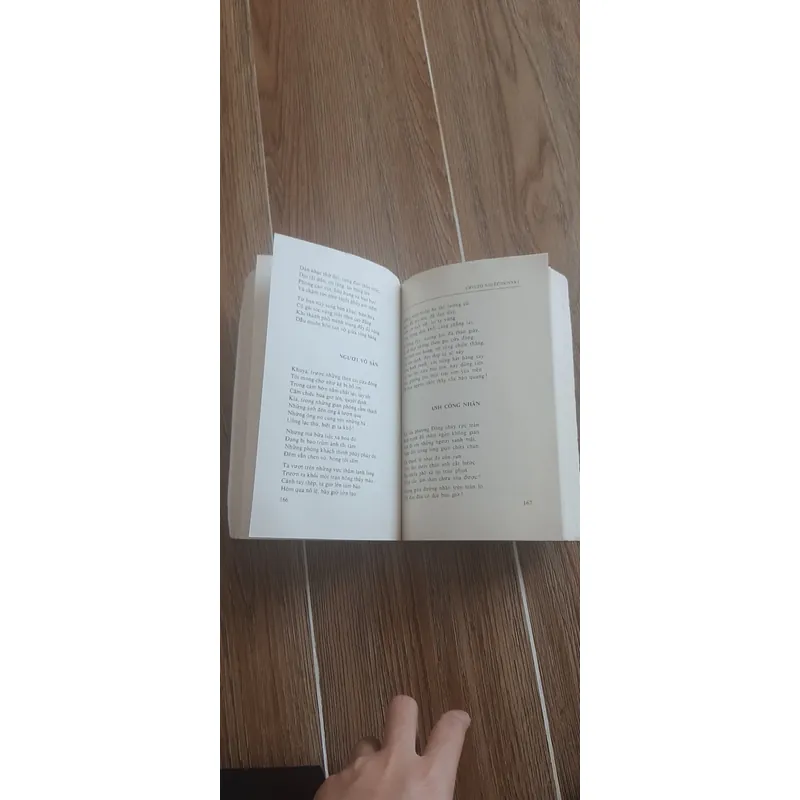 Cuốn sách "Những nhà thơ Bungari" 👣 689608