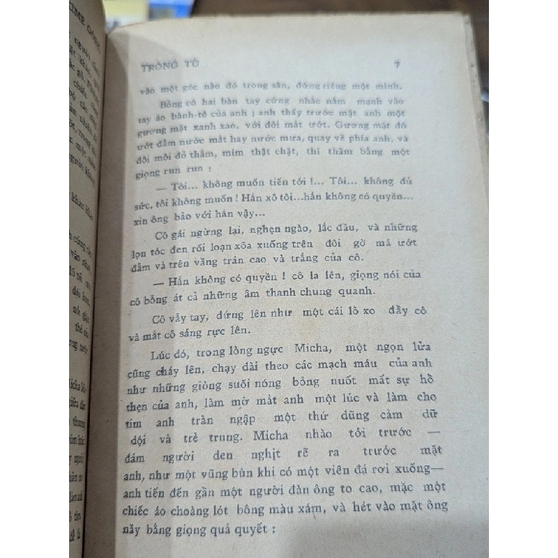 Trong tù - Maxime Gorki ( bản dịch của Nguyễn Thu Hồng ) 995727