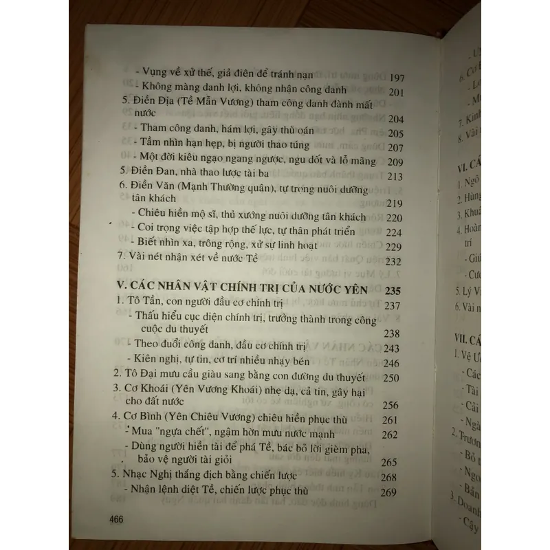 Các anh hùng hào kiệt trong thời loạn 733462