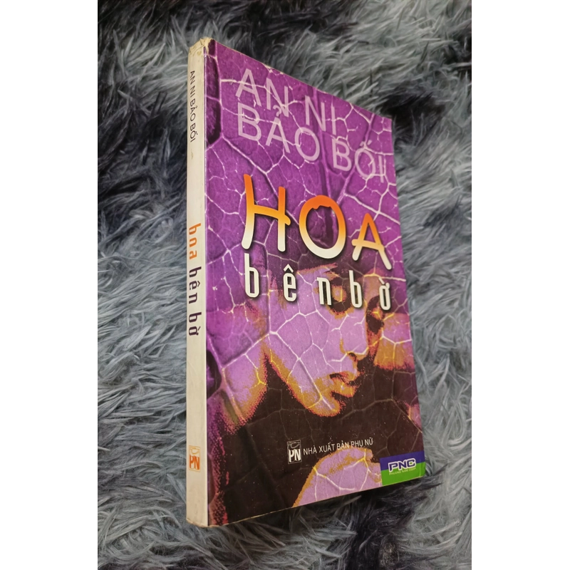Hoa bên bờ (An Ni Bảo Bối) 528624