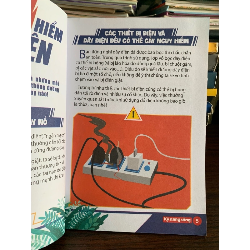 Cẩm nang kỹ năng – An toàn khi sử dụng điện – Nhiều tác giả 572309
