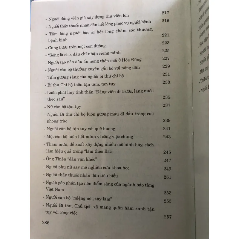 Những tấm gương bình dị mà cao quý  707460