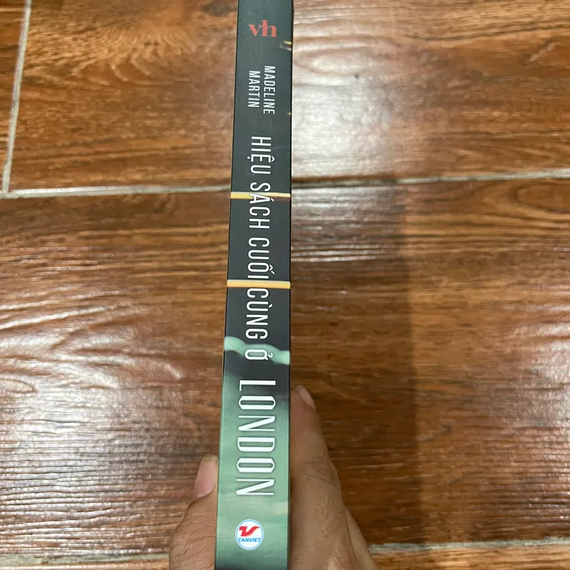 Hiệu Sách Cuối Cùng Ở London - Tiểu Thuyết Về Chiến Tranh Thế Giới Thứ Hai - Madeline..15 564325