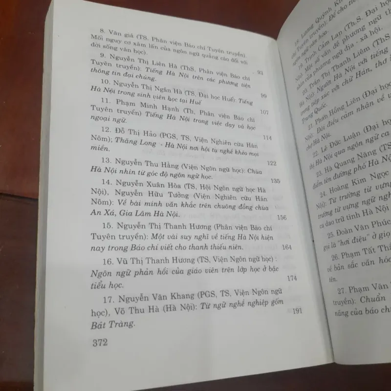 Tiếng Hà Nội trong mối quan hệ  với Tiếng Việt và Văn hóa Việt Nam 1020052