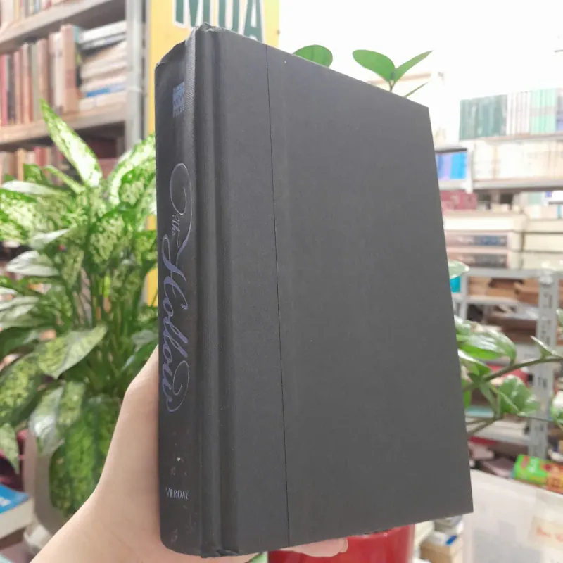 THE HOLLOW - FESSICA VERDAY 977380