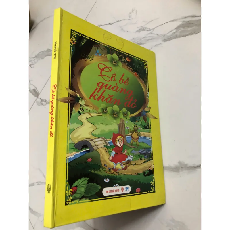 Cô bé quàng khăn đỏ 639838