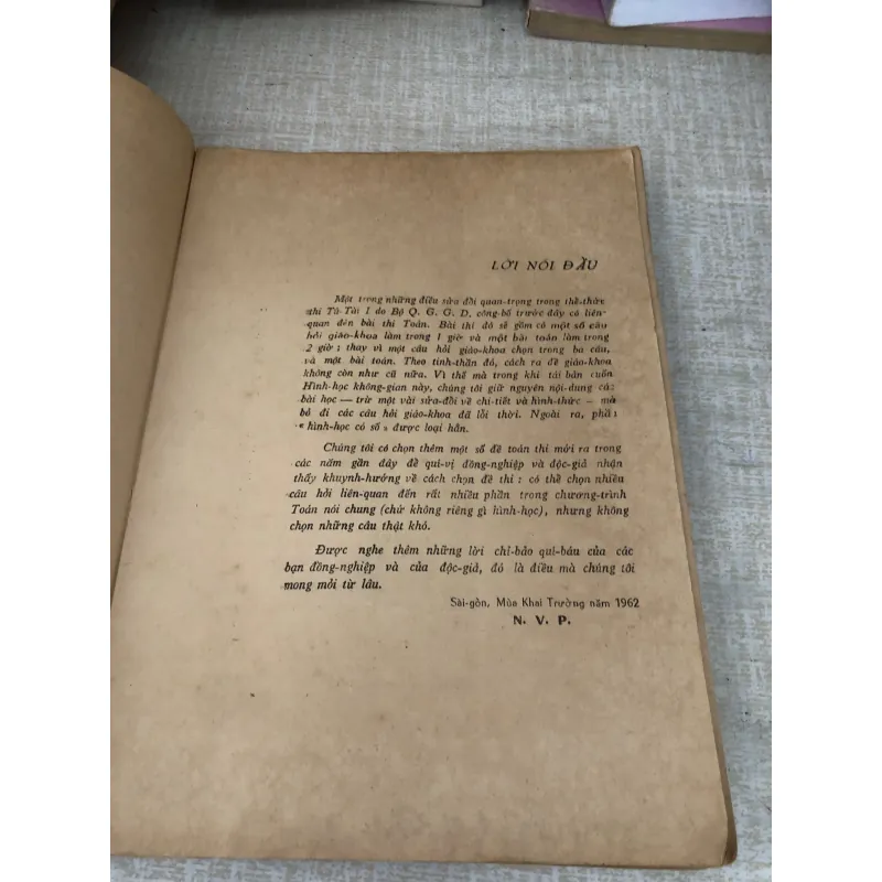 Hình học không gian lớp đệ nhị B 995233