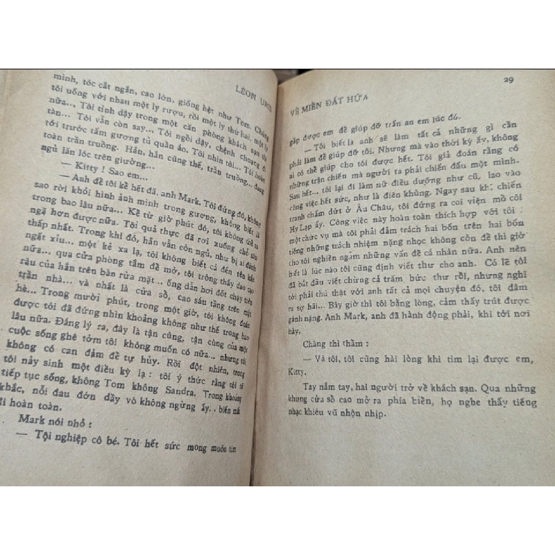 Về miền đất hứa - Léon Uris 129250