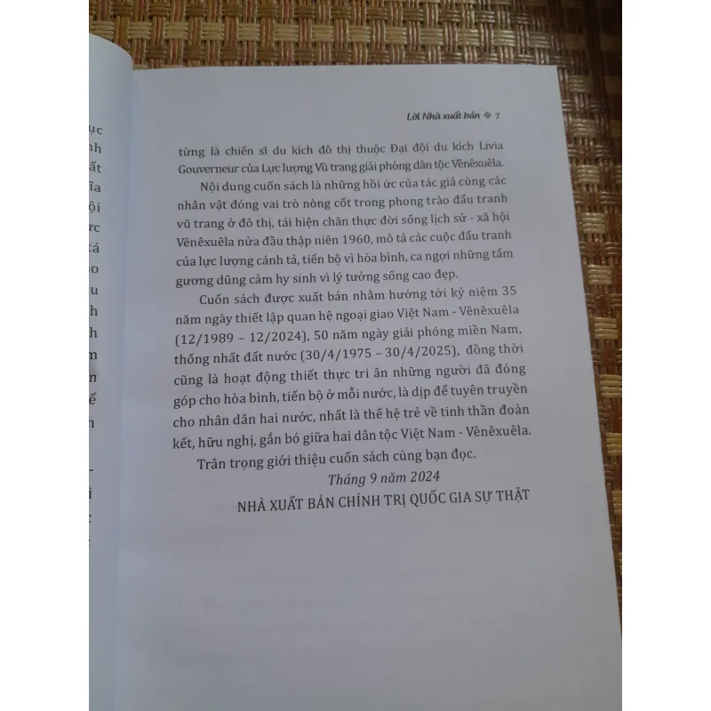 NHỮNG CÂU CHUYỆN CỦA NỮ CHIẾN SĨ DU KÍCH ĐÔ THỊ CARACAS 778368