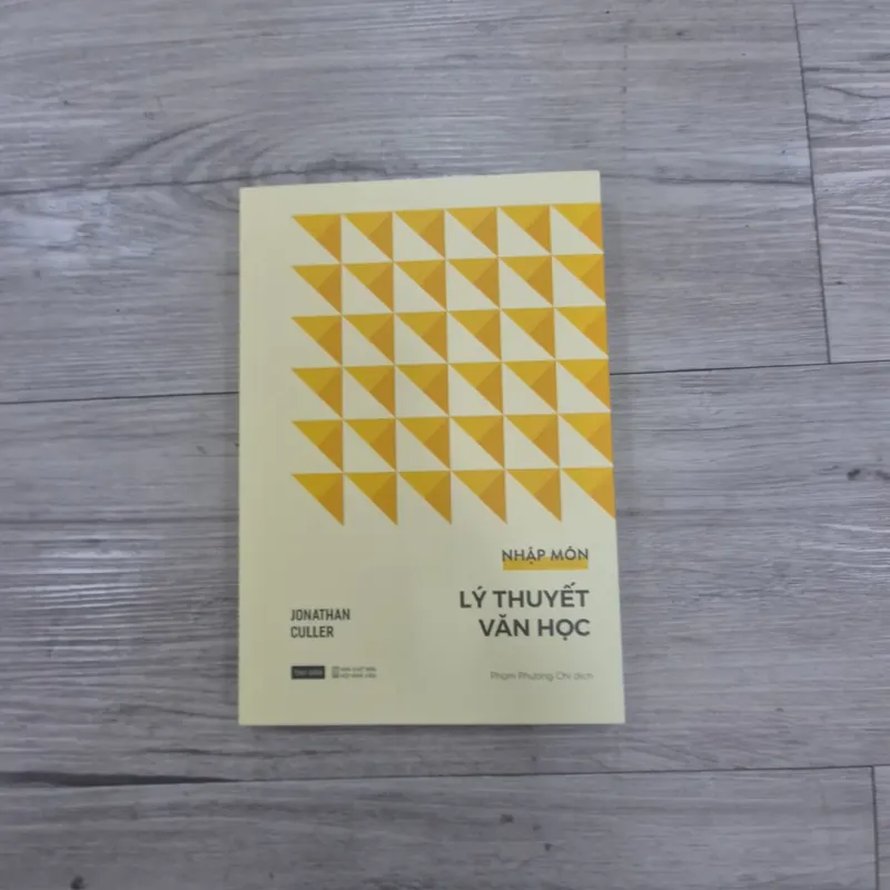 Sach "Nhập môn lý thuyết văn học" 709707